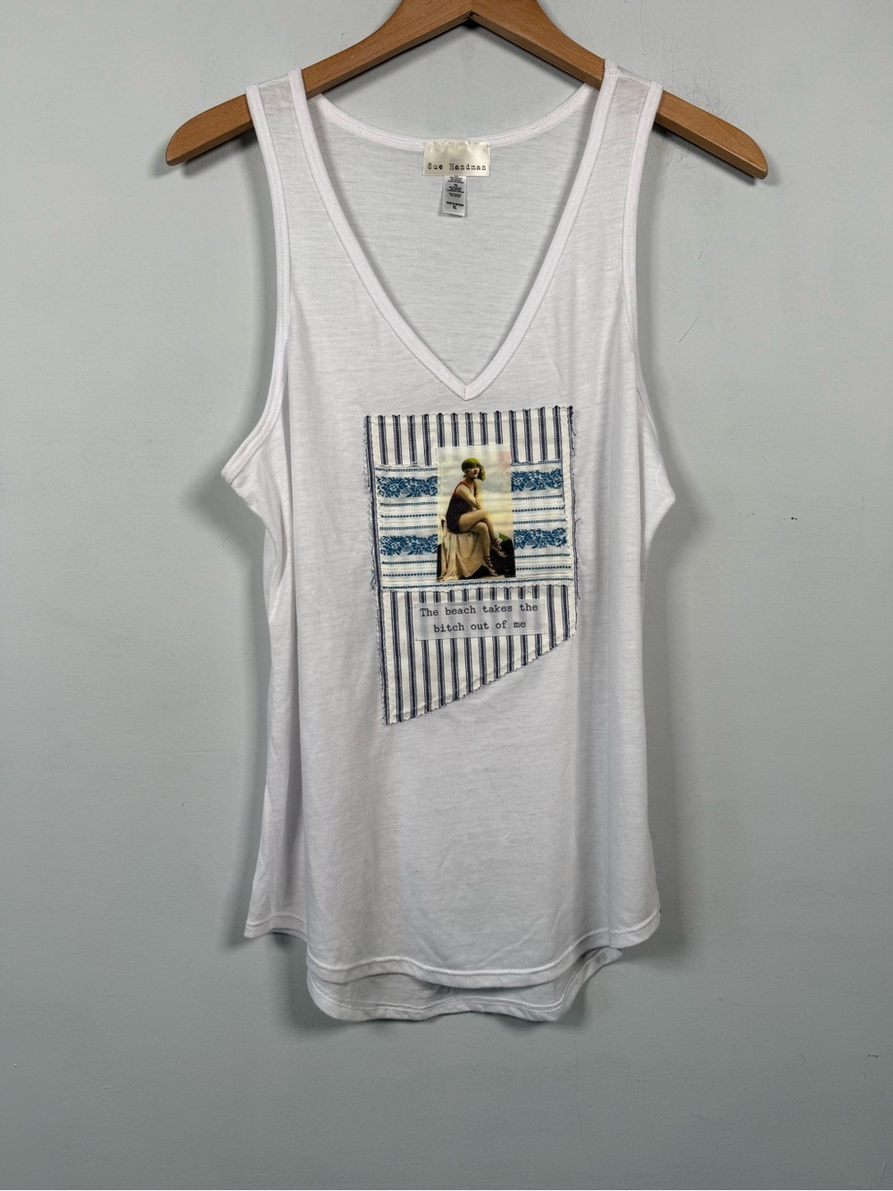 White V-Neck Fabric Beach Collage Graphic Tank Top, Size XL, Like New!